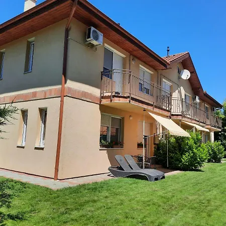 Balatinus Apartmanhaz * シオーフォク