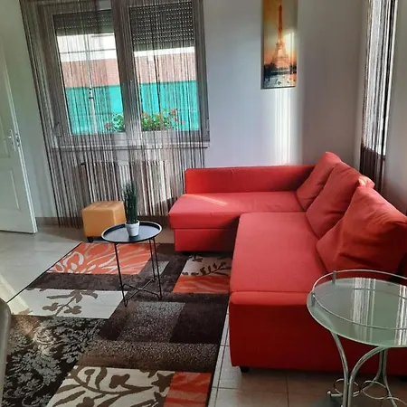 Balatinus Apartmanhaz 公寓 *