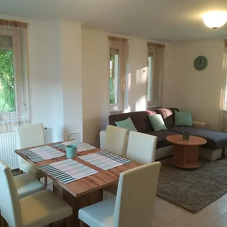 Balatinus Apartmanhaz Шиофок