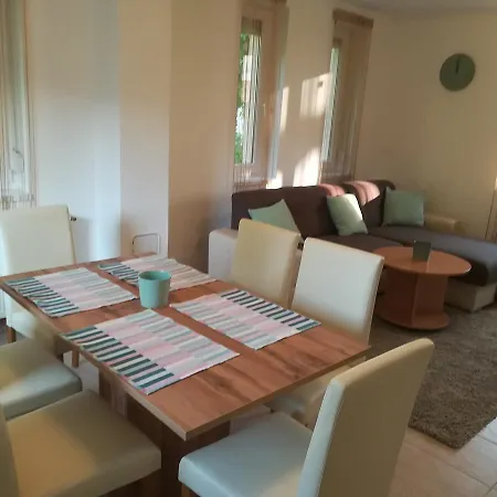 公寓 Balatinus Apartmanhaz 希欧福克