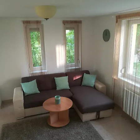 Balatinus Apartmanhaz *