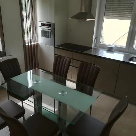 アパート Balatinus Apartmanhaz *