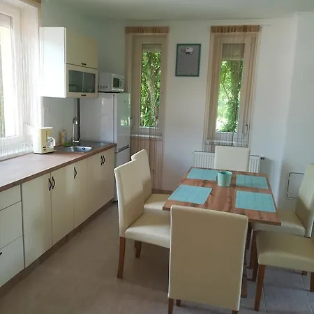 Balatinus Apartmanhaz *