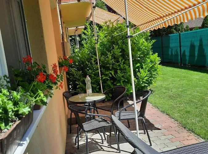 Balatinus Apartmanhaz シオーフォク