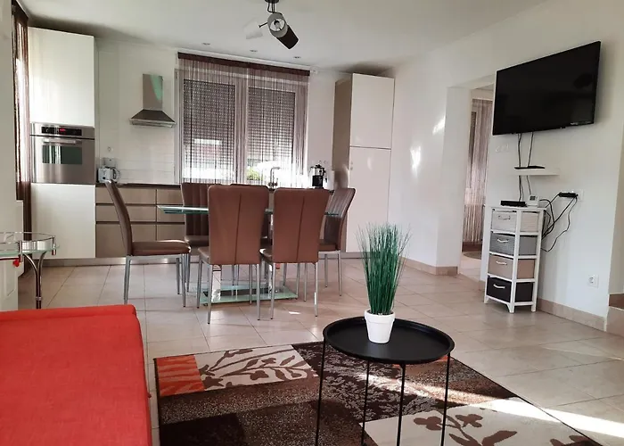 Balatinus Apartmanhaz *