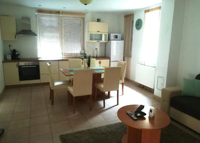 Balatinus Apartmanhaz Lejlighed Siófok