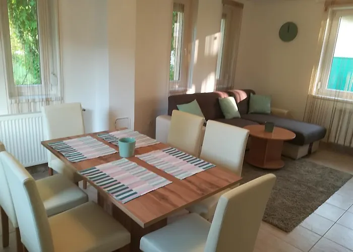 アパート Balatinus Apartmanhaz シオーフォク