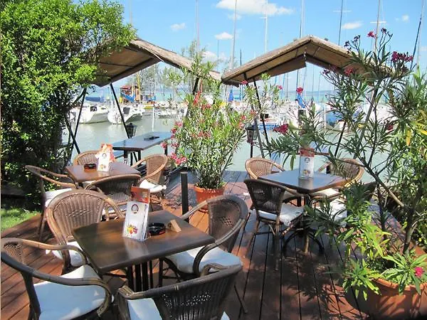 Balatinus Apartmanhaz *