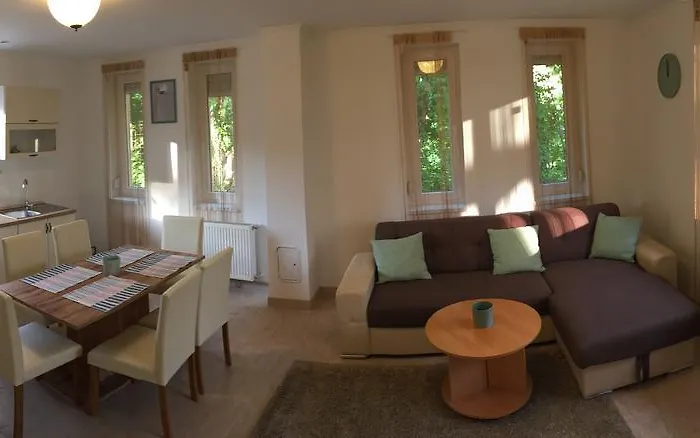 Balatinus Apartmanhaz *