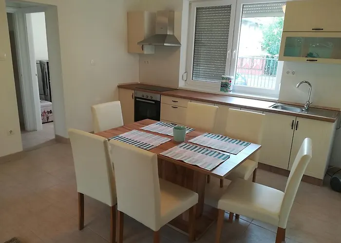 Balatinus Apartmanhaz *