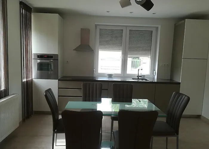 Balatinus Apartmanhaz シオーフォク