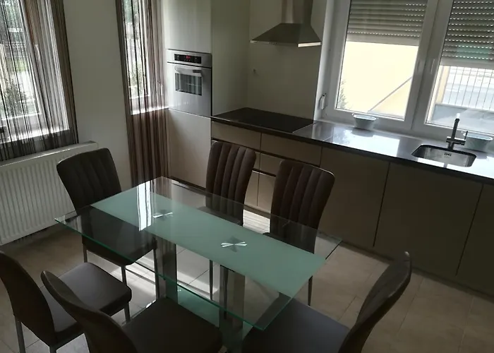 アパート Balatinus Apartmanhaz *