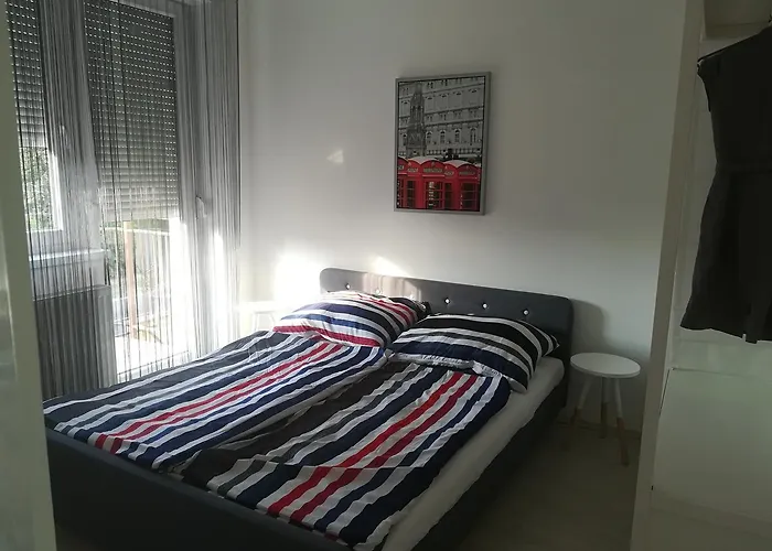 Balatinus Apartmanhaz アパート